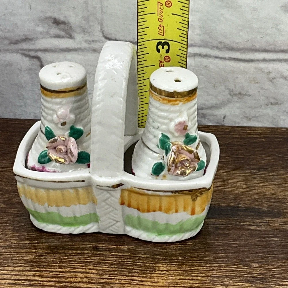 Salt & Pepper Shaker Basket Pink & Gold FLowers‎ / Vintage Japan 1950's Ceramic